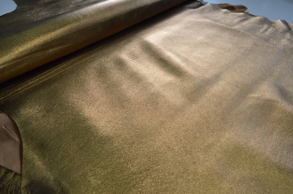 Incrociati-agnelli-e-capre-laminate-per-abbigliamento