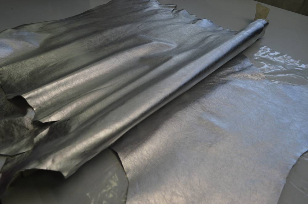 Incrociati-e-capre-laminate-da-pelletteria-e-calzature